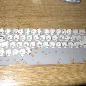 gummimatte_mit_tastaturkappen.jpg